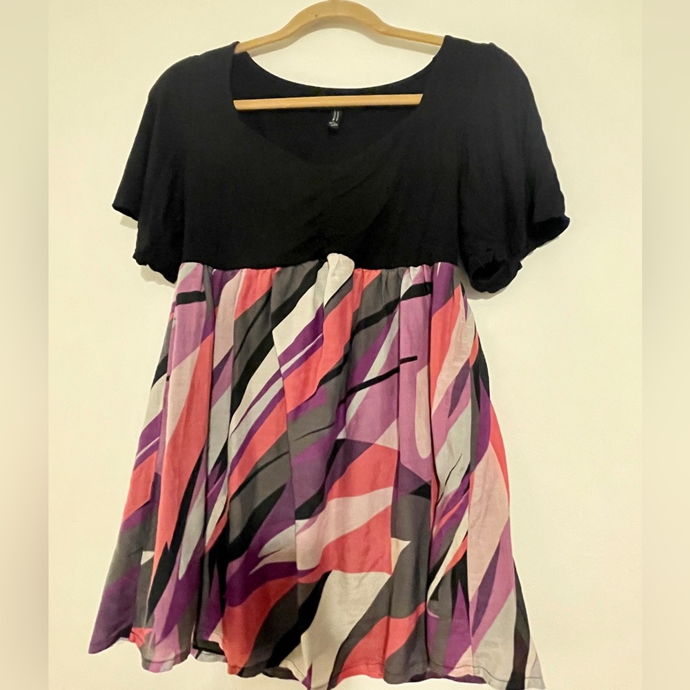 Large buffalo david bitton top! The top is a black soft stretch with colors!